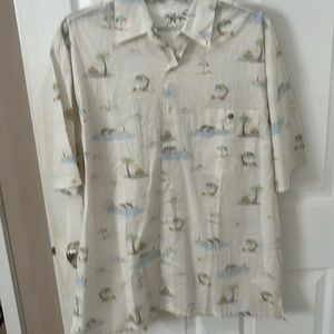 Size medium bamboo cat  club, Hawaii shirt never worn
